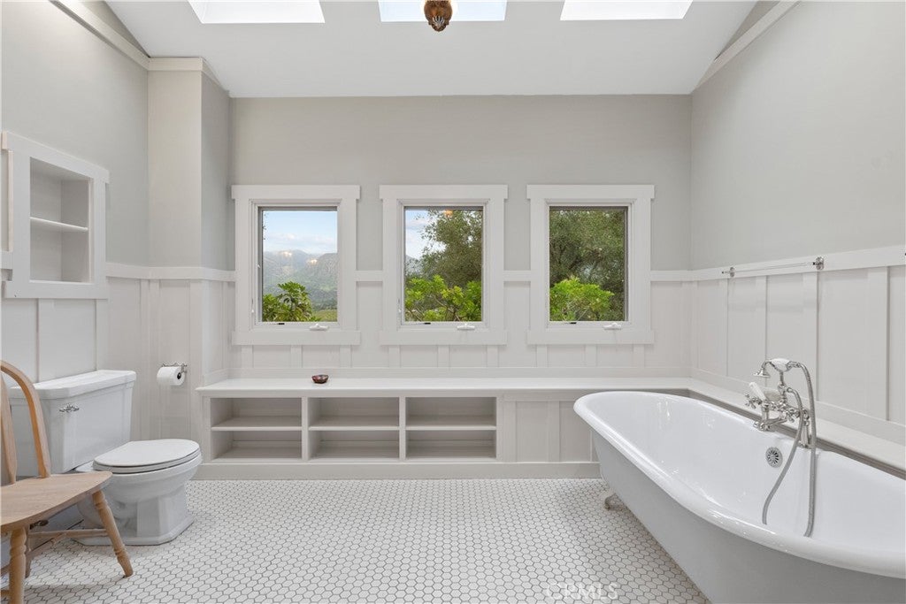 Ojai, California, 93023, United States, 4 Bedrooms Bedrooms, ,4 BathroomsBathrooms,Residential,Active,2000225