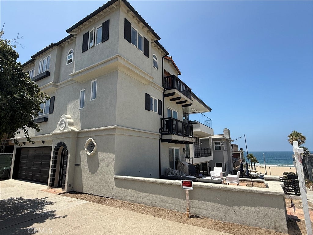 Manhattan Beach, California, 90266, United States, 4 Bedrooms Bedrooms, ,3 BathroomsBathrooms,Residential,Active,1884995
