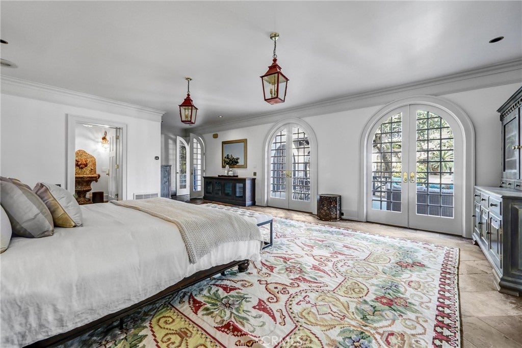 Pasadena, California, 91106, United States, 8 Bedrooms Bedrooms, ,10 BathroomsBathrooms,Residential,Active,1996260