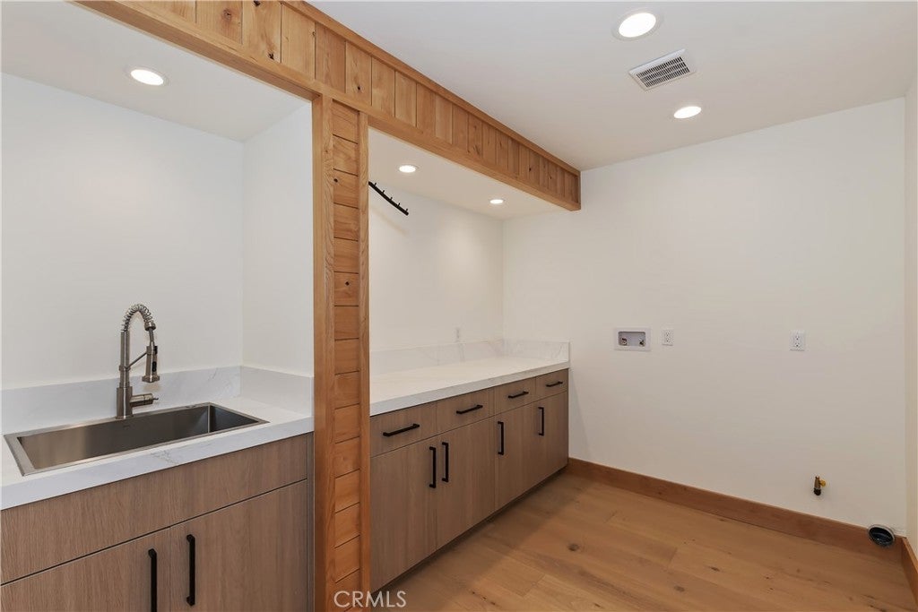 Big Bear Lake, California, 92315, United States, 5 Bedrooms Bedrooms, ,6 BathroomsBathrooms,Residential,Active,1914782