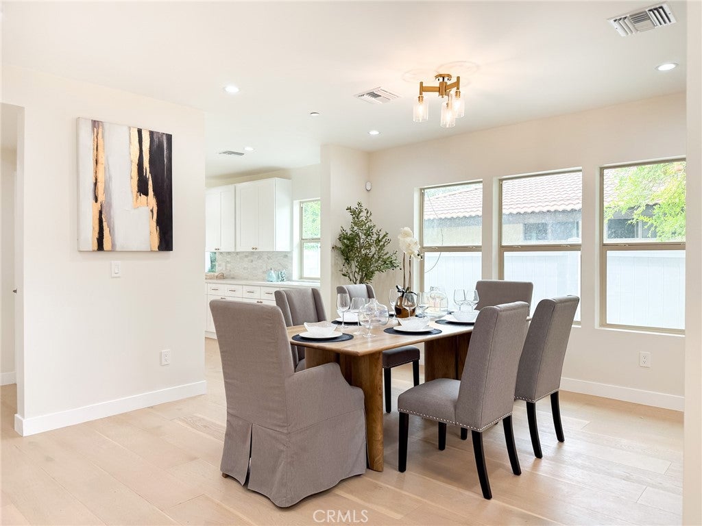 Pasadena, California, 91107, United States, 7 Bedrooms Bedrooms, ,8 BathroomsBathrooms,Residential,Active,1944066