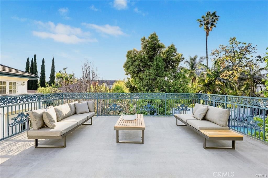 Arcadia, California, 91007, United States, 7 Bedrooms Bedrooms, ,9 BathroomsBathrooms,Residential,Active,1943808
