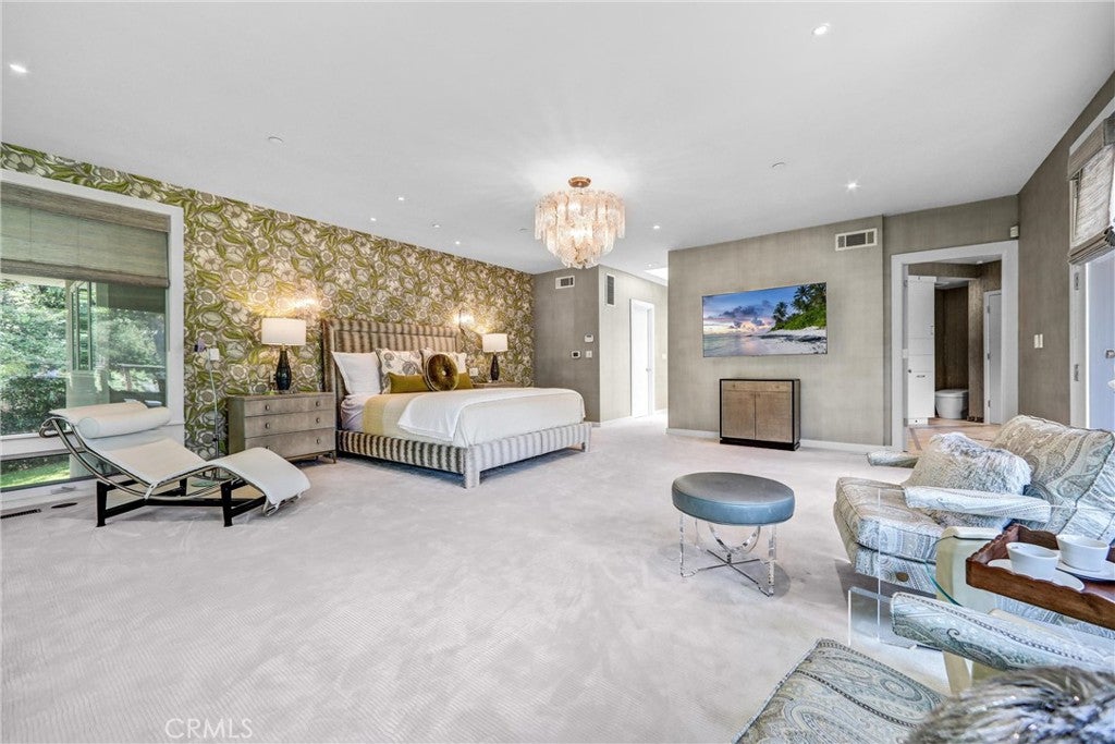 Pasadena, California, 91106, United States, 6 Bedrooms Bedrooms, ,9 BathroomsBathrooms,Residential,Active,1898207