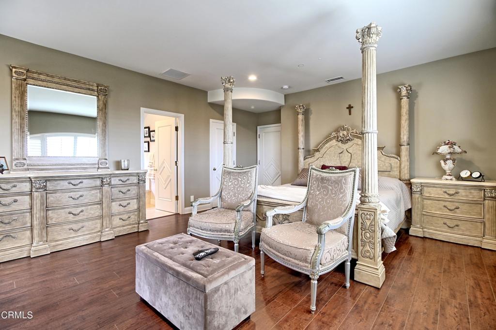 Ventura, California, 93003, United States, 4 Bedrooms Bedrooms, ,5 BathroomsBathrooms,Residential,Active,1944269