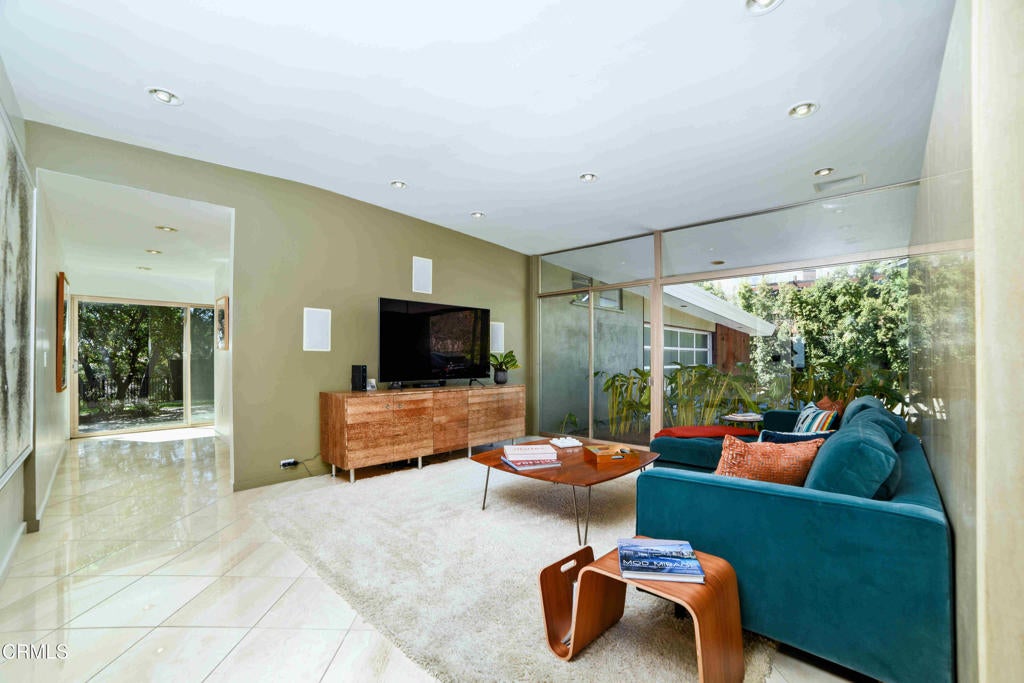 Pasadena, California, 91107, United States, 5 Bedrooms Bedrooms, ,5 BathroomsBathrooms,Residential,Active,1941341