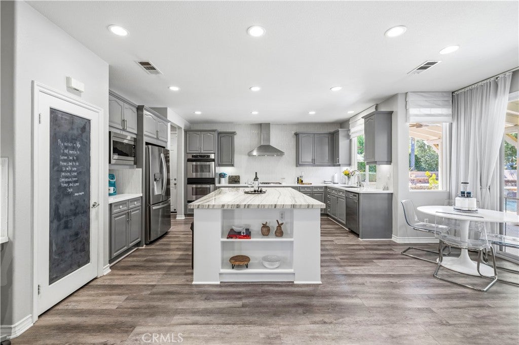 Stevenson Ranch, California, 91381, United States, 5 Bedrooms Bedrooms, ,4 BathroomsBathrooms,Residential,Active,2015851