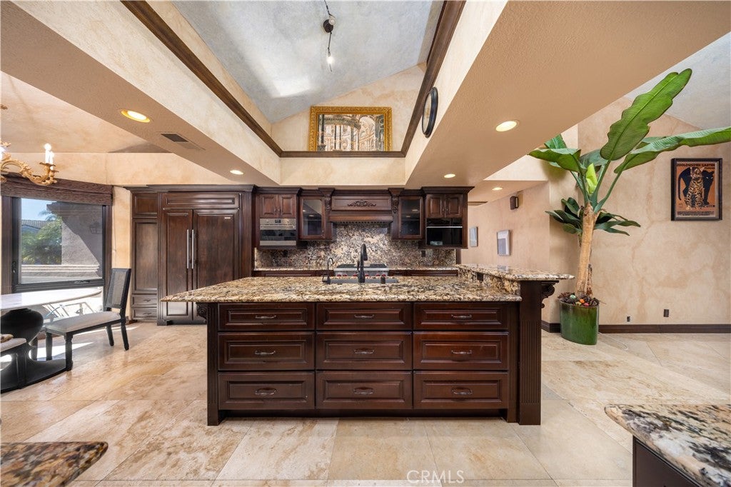 Pomona, California, 91766, United States, 5 Bedrooms Bedrooms, ,5 BathroomsBathrooms,Residential,Active,1989773