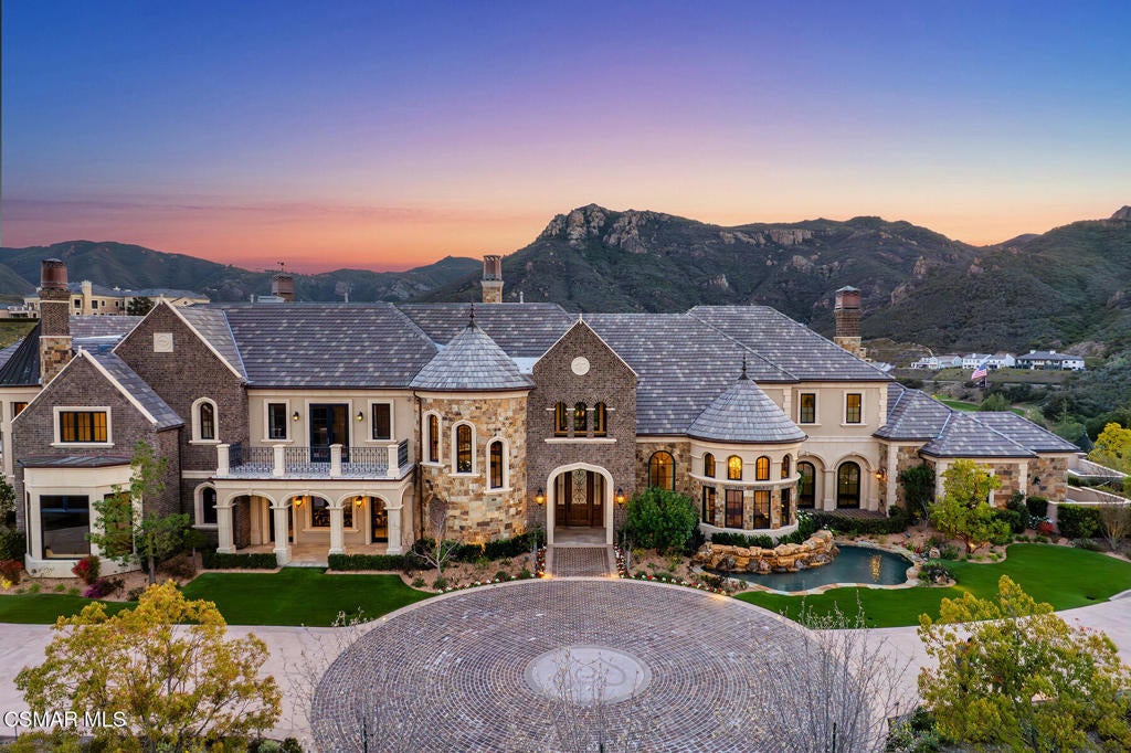 Thousand Oaks, California, 91361, United States, 7 Bedrooms Bedrooms, ,13 BathroomsBathrooms,Residential,Active,1748234
