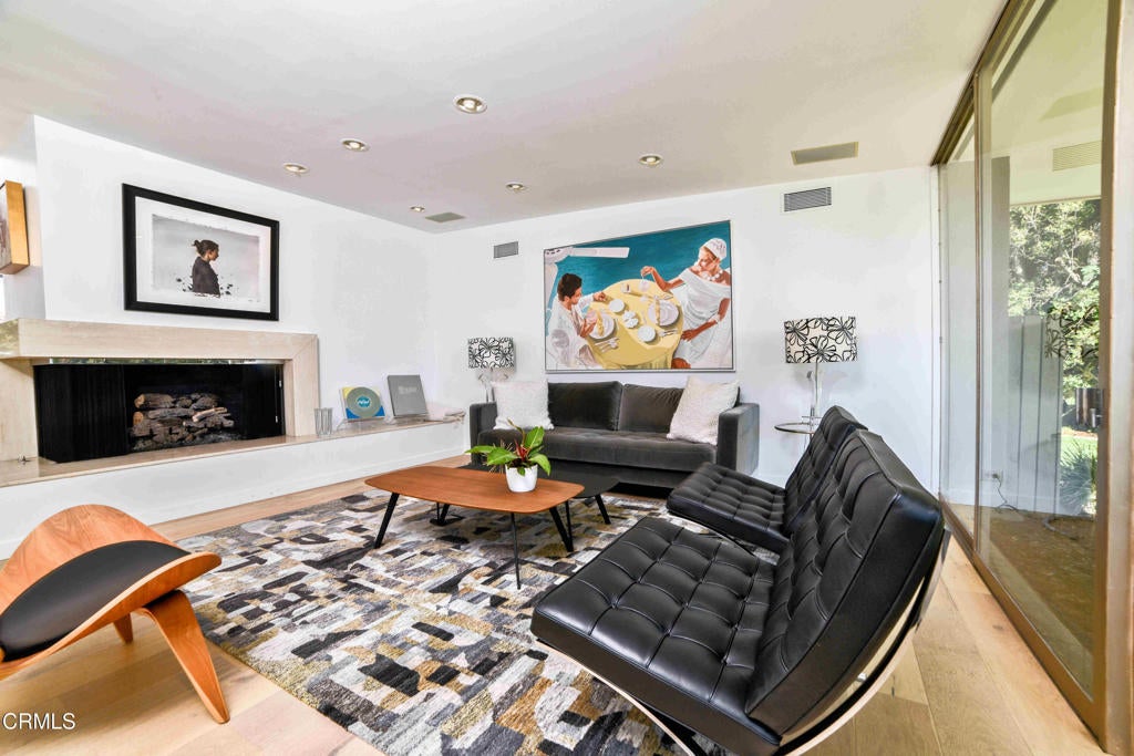 Pasadena, California, 91107, United States, 5 Bedrooms Bedrooms, ,5 BathroomsBathrooms,Residential,Active,1941341