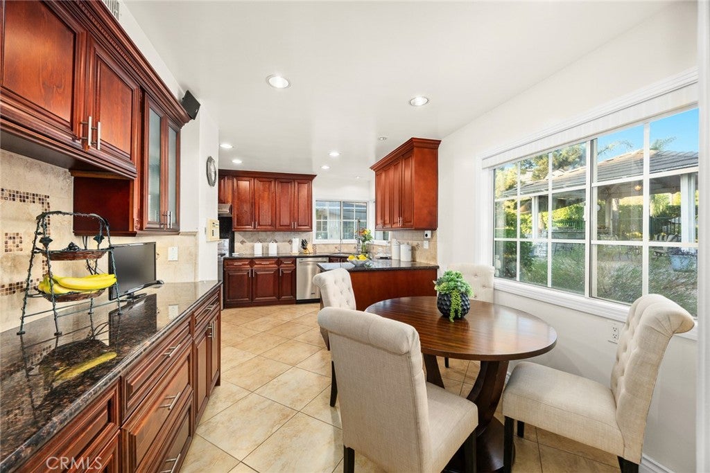Bradbury, California, 91008, United States, 5 Bedrooms Bedrooms, ,5 BathroomsBathrooms,Residential,Active,1944055
