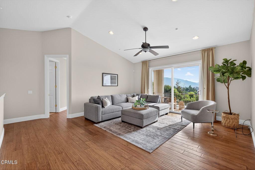 Camarillo, California, 93012, United States, 5 Bedrooms Bedrooms, ,6 BathroomsBathrooms,Residential,Active,2006970