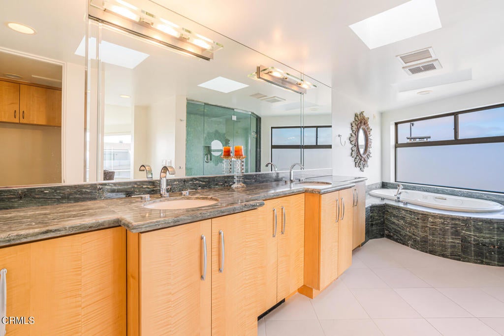 Oxnard, California, 93035, United States, 3 Bedrooms Bedrooms, ,4 BathroomsBathrooms,Residential,Active,1880199