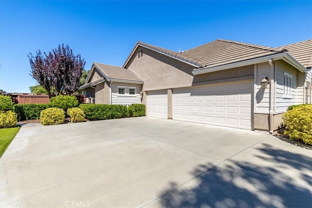 Paso Robles, California, 93446, United States, 4 Bedrooms Bedrooms, ,3 BathroomsBathrooms,Residential,Active,1914823