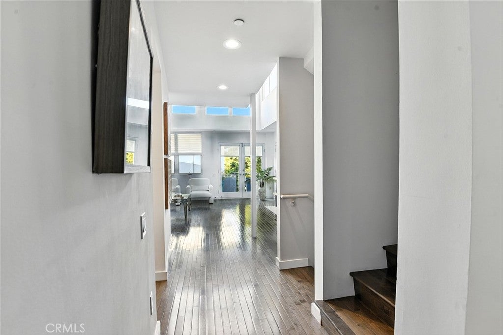 Santa Monica, California, 90405, United States, 3 Bedrooms Bedrooms, ,3 BathroomsBathrooms,Residential,Active,2008737