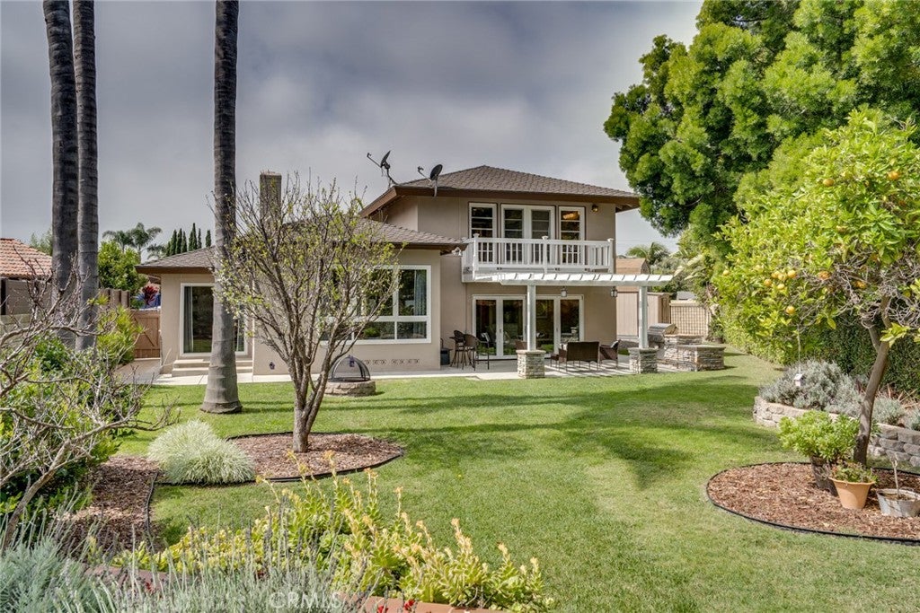 Huntington Beach, California, 92647, United States, 4 Bedrooms Bedrooms, ,3 BathroomsBathrooms,Residential,Active,2030516