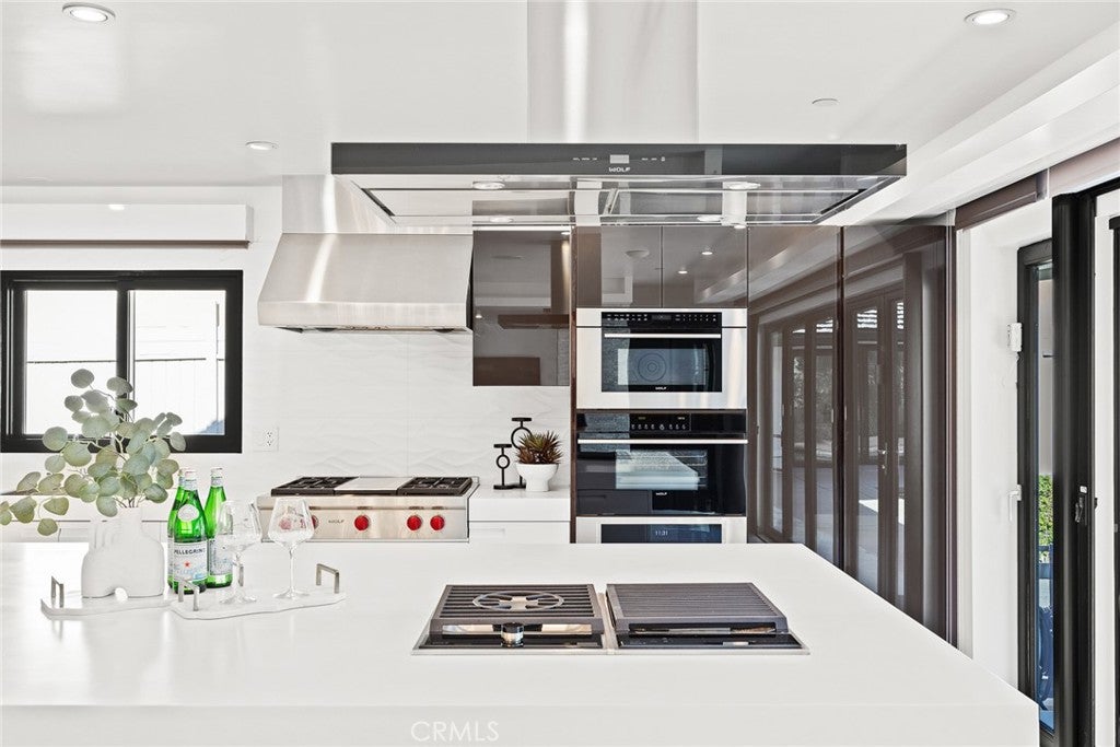 San Marino, California, 91108, United States, 4 Bedrooms Bedrooms, ,4 BathroomsBathrooms,Residential,Active,1909089