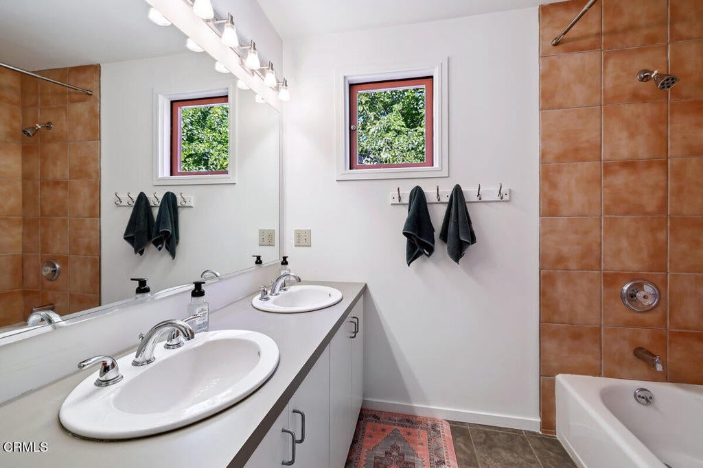 Ojai, California, 93023, United States, 3 Bedrooms Bedrooms, ,3 BathroomsBathrooms,Residential,Active,1920241