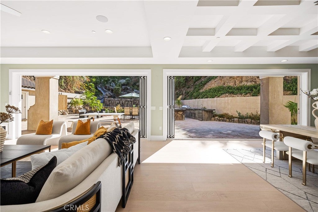 Walnut, California, 91789, United States, 5 Bedrooms Bedrooms, ,7 BathroomsBathrooms,Residential,Active,1903230