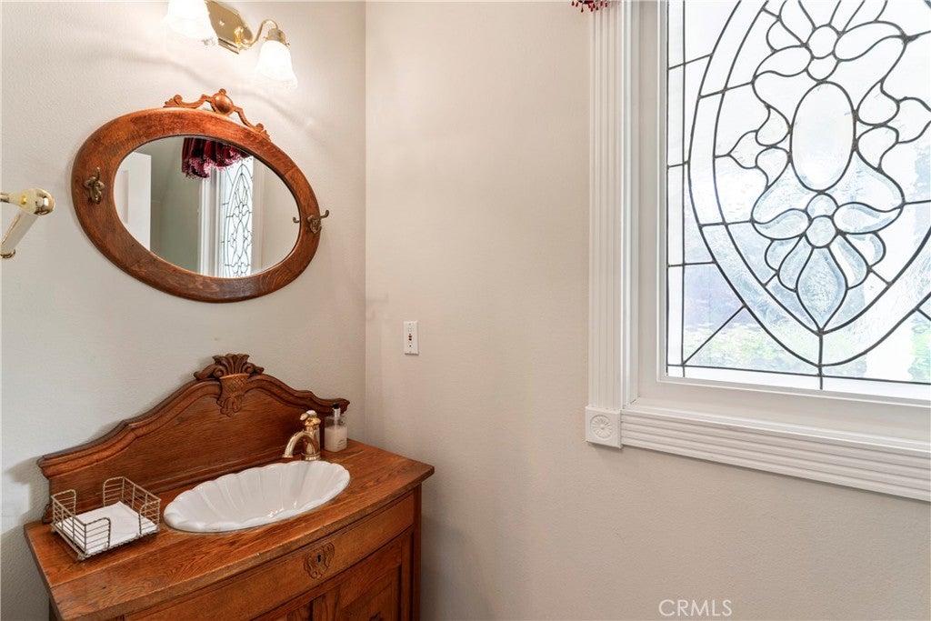 Lake Arrowhead, California, 92352, United States, 4 Bedrooms Bedrooms, ,4 BathroomsBathrooms,Residential,Active,2007295