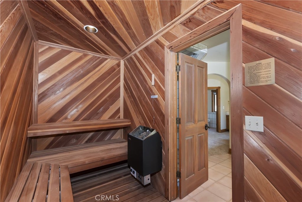 Lake Arrowhead, California, 92352, United States, 4 Bedrooms Bedrooms, ,5 BathroomsBathrooms,Residential,Active,1897983