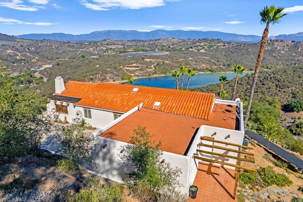 Escondido, California, 92026, United States, 3 Bedrooms Bedrooms, ,2 BathroomsBathrooms,Residential,Active,1972147