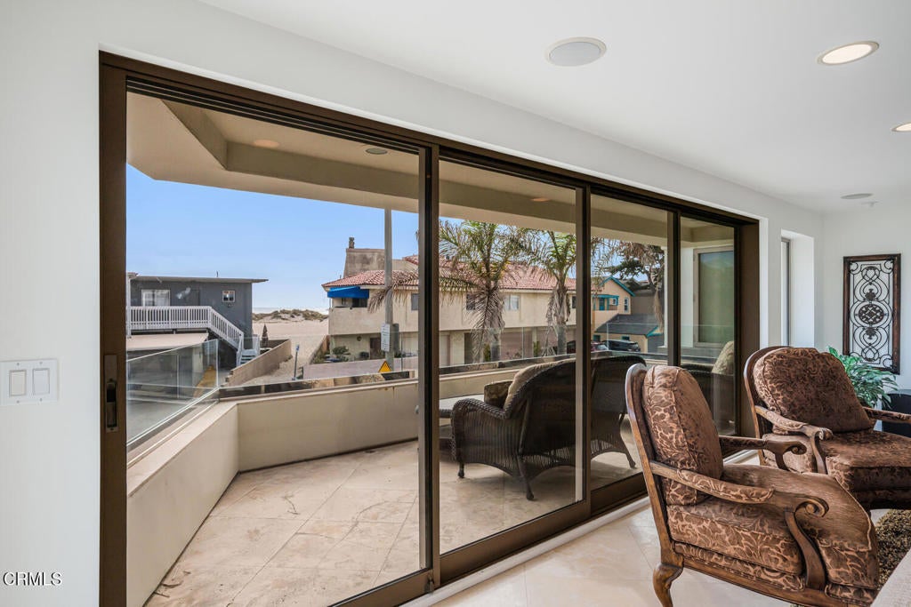 Oxnard, California, 93035, United States, 3 Bedrooms Bedrooms, ,4 BathroomsBathrooms,Residential,Active,1880199