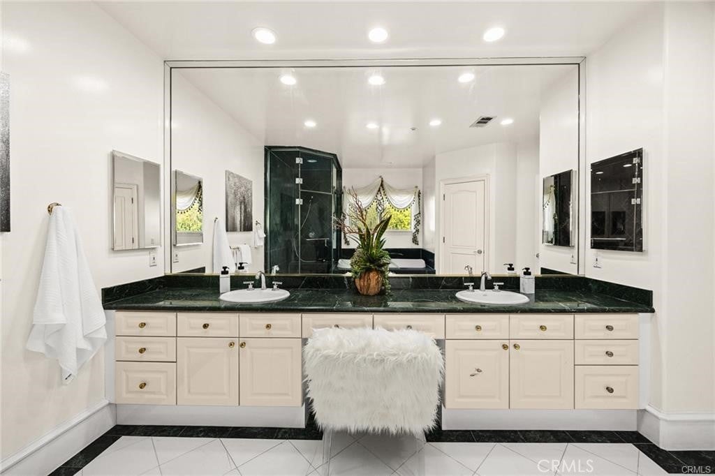 Arcadia, California, 91007, United States, 7 Bedrooms Bedrooms, ,9 BathroomsBathrooms,Residential,Active,1943808