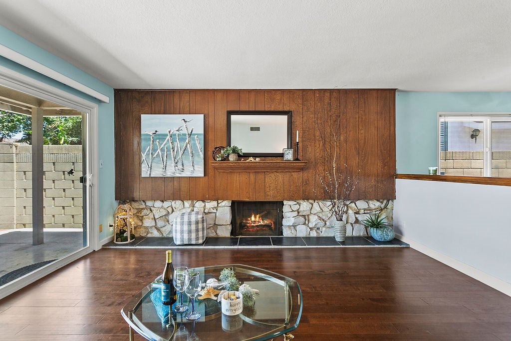 Seal Beach, California, 90740, United States, 4 Bedrooms Bedrooms, ,2 BathroomsBathrooms,Residential,Active,1900161