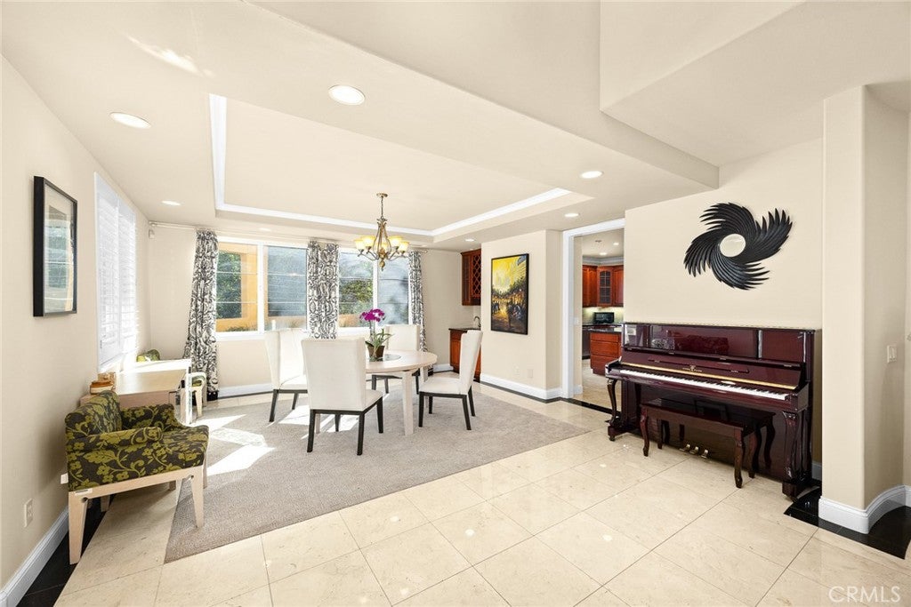 South Pasadena, California, 91030, United States, 4 Bedrooms Bedrooms, ,5 BathroomsBathrooms,Residential,Active,1968417