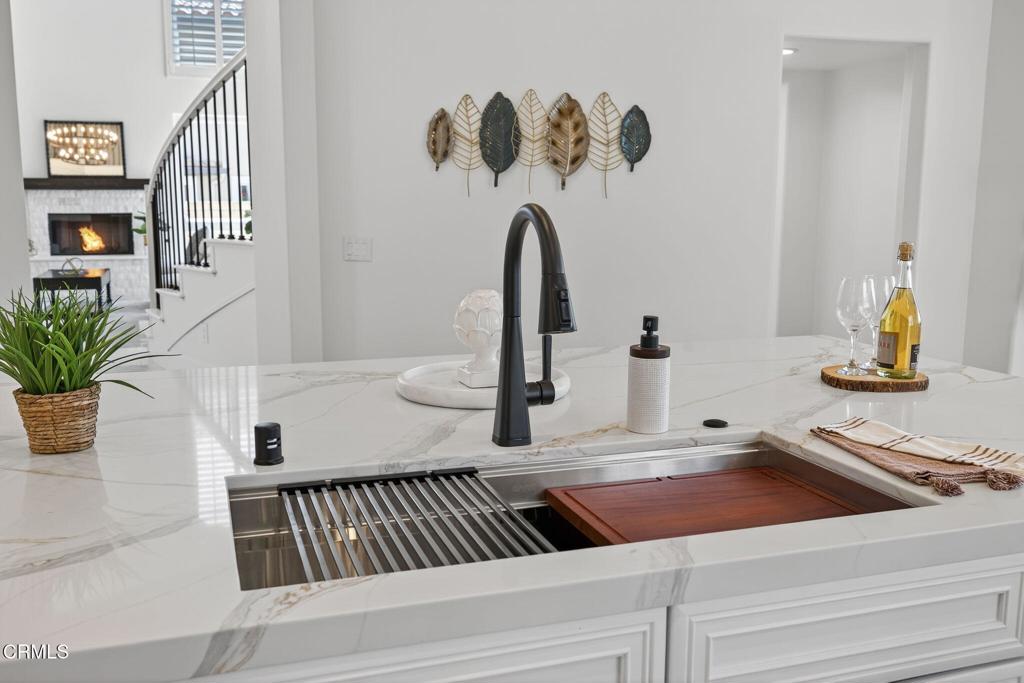 Camarillo, California, 93010, United States, 5 Bedrooms Bedrooms, ,5 BathroomsBathrooms,Residential,Active,1914809