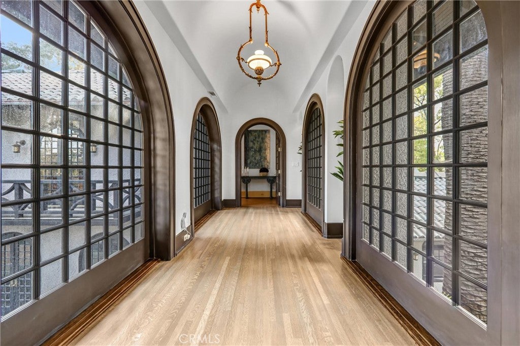 Pasadena, California, 91106, United States, 8 Bedrooms Bedrooms, ,10 BathroomsBathrooms,Residential,Active,1996260