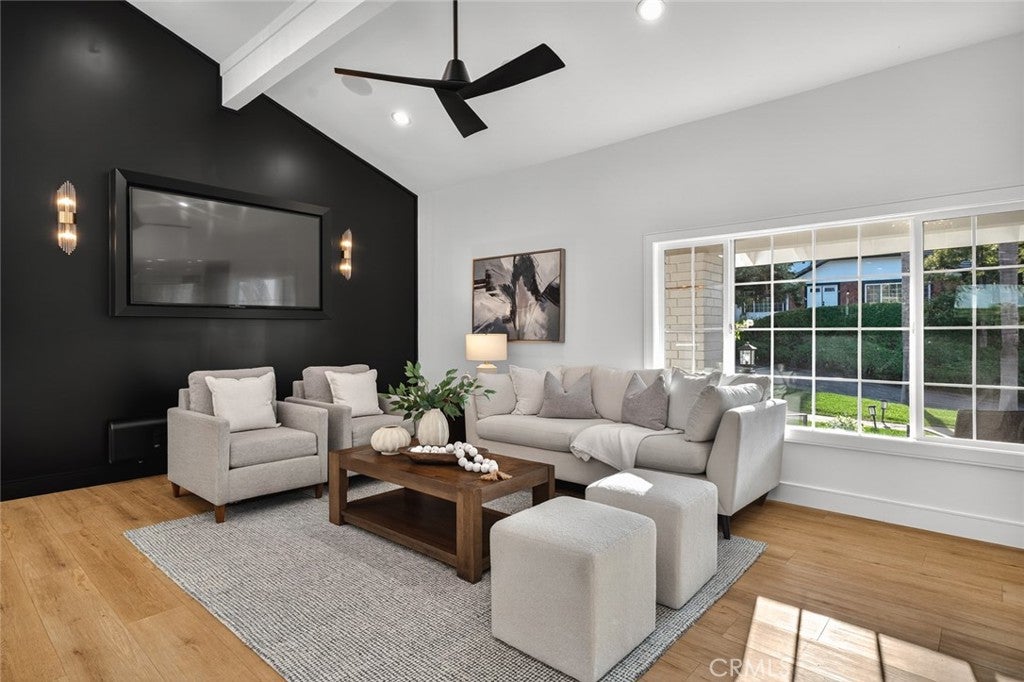 Anaheim, California, 92807, United States, 4 Bedrooms Bedrooms, ,3 BathroomsBathrooms,Residential,Active,1990042