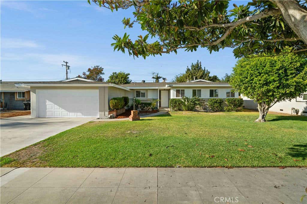 2425 W ORANGE AVE, ANAHEIM, CA 92804, photo 1 of 30