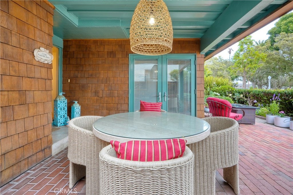 Newport Beach, California, 92661, United States, 4 Bedrooms Bedrooms, ,3 BathroomsBathrooms,Residential,Active,1894578