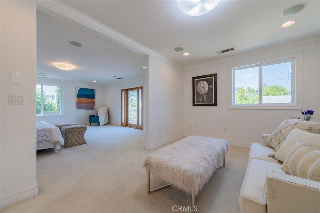 Pasadena, California, 91107, United States, 6 Bedrooms Bedrooms, ,5 BathroomsBathrooms,Residential,Active,1914920