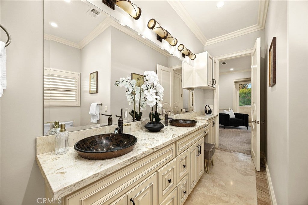 Arcadia, California, 91006, United States, 4 Bedrooms Bedrooms, ,5 BathroomsBathrooms,Residential,Active,1904748