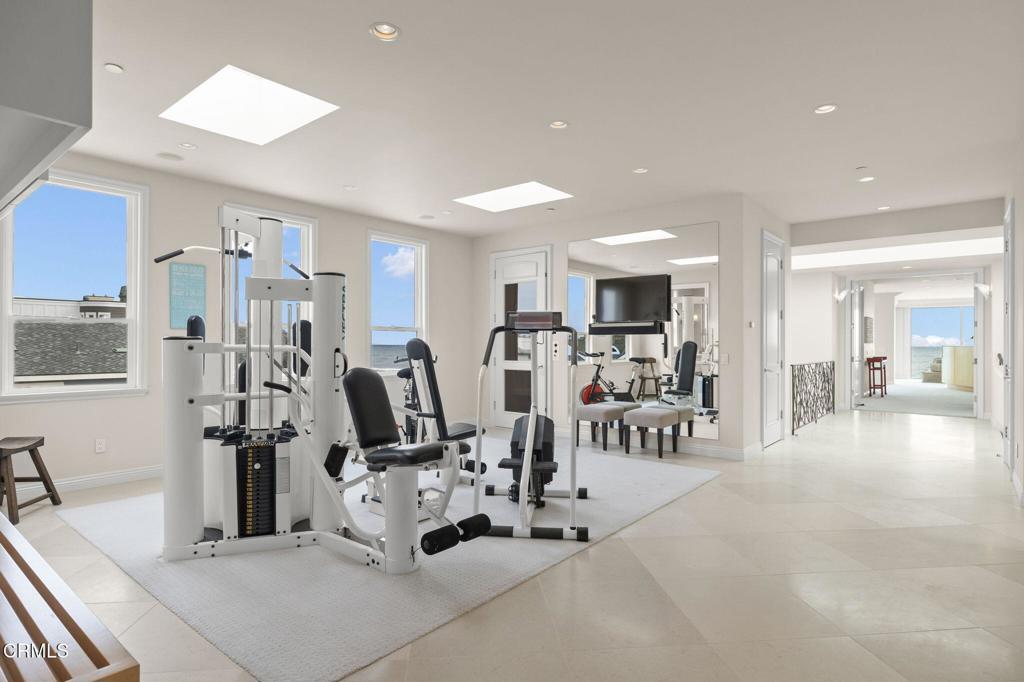 Oxnard, California, 93035, United States, 4 Bedrooms Bedrooms, ,6 BathroomsBathrooms,Residential,Active,1849510