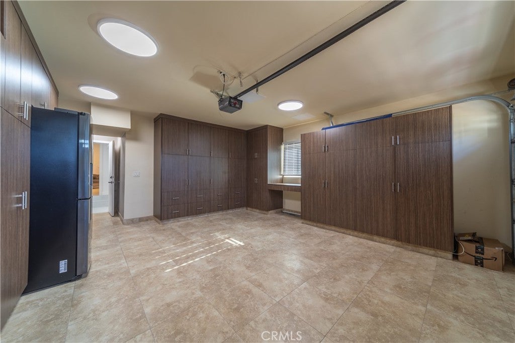 Burbank, California, 91501, United States, 4 Bedrooms Bedrooms, ,4 BathroomsBathrooms,Residential,Active,2003539