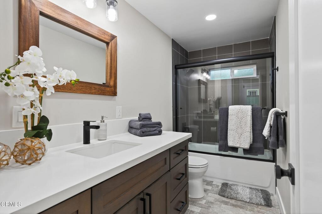 Ventura, California, 93001, United States, 4 Bedrooms Bedrooms, ,3 BathroomsBathrooms,Residential,Active,1926891