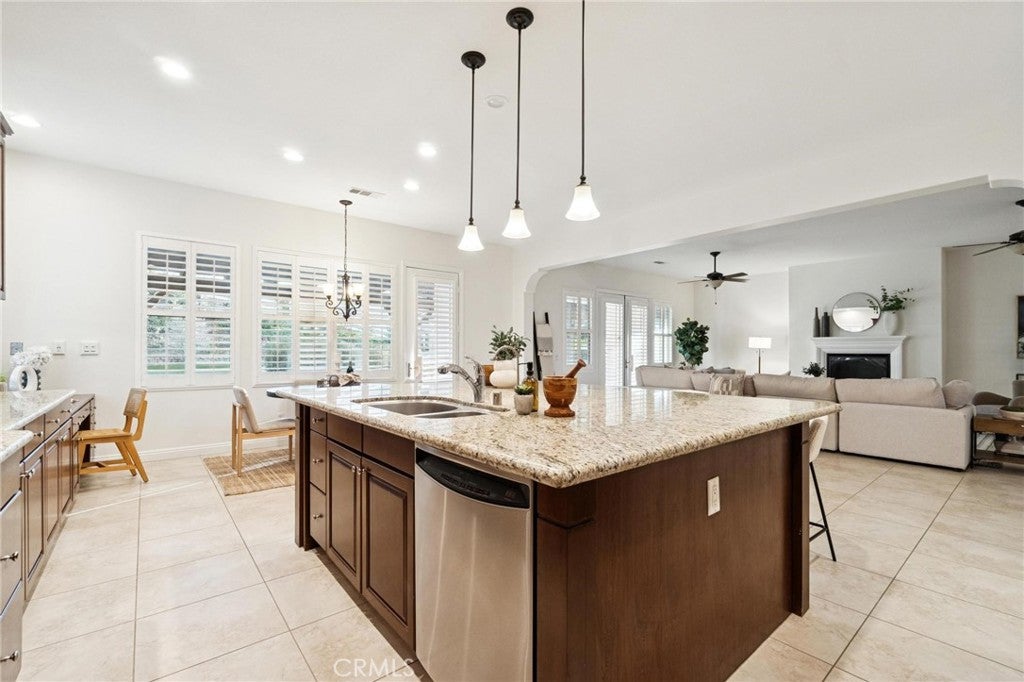 Canyon Country, California, 91387, United States, 3 Bedrooms Bedrooms, ,4 BathroomsBathrooms,Residential,Active,2015235