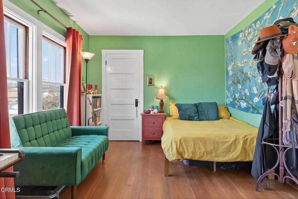 Oxnard, California, 93030, United States, 5 Bedrooms Bedrooms, ,2 BathroomsBathrooms,Residential,Active,1985561