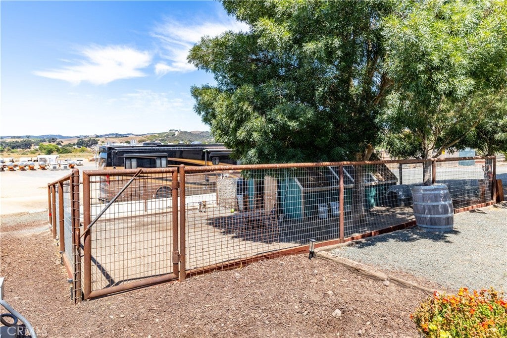 Paso Robles, California, 93446, United States, 7 Bedrooms Bedrooms, ,4 BathroomsBathrooms,Residential,Active,1904141