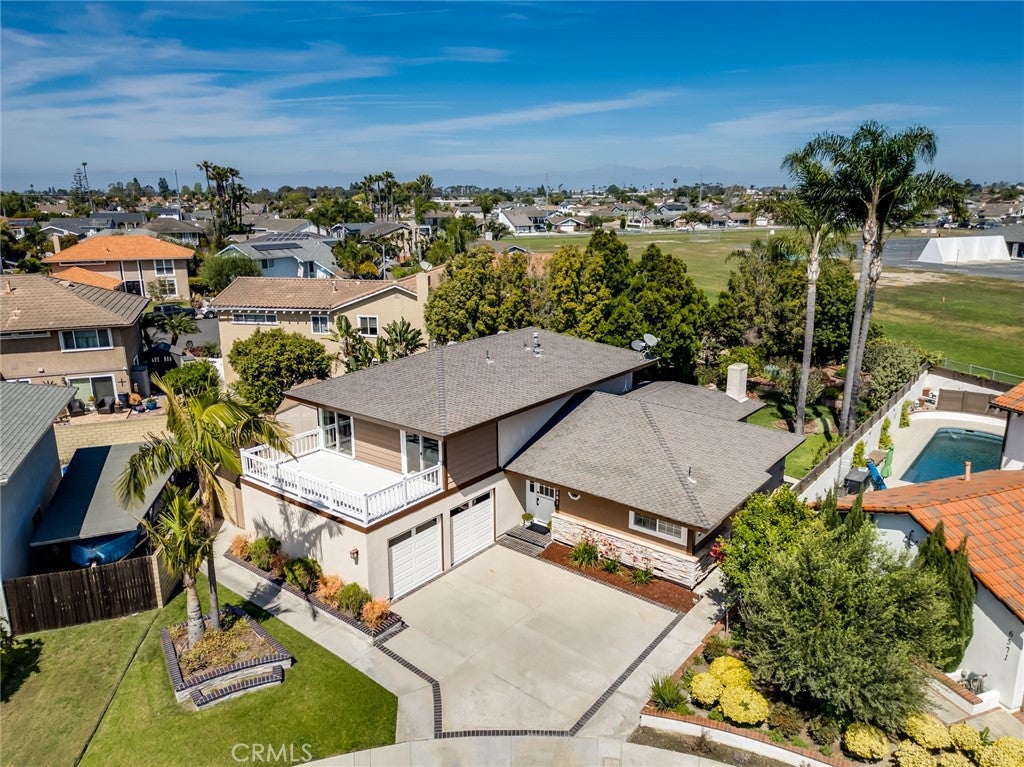Huntington Beach, California, 92647, United States, 4 Bedrooms Bedrooms, ,3 BathroomsBathrooms,Residential,Active,2030516
