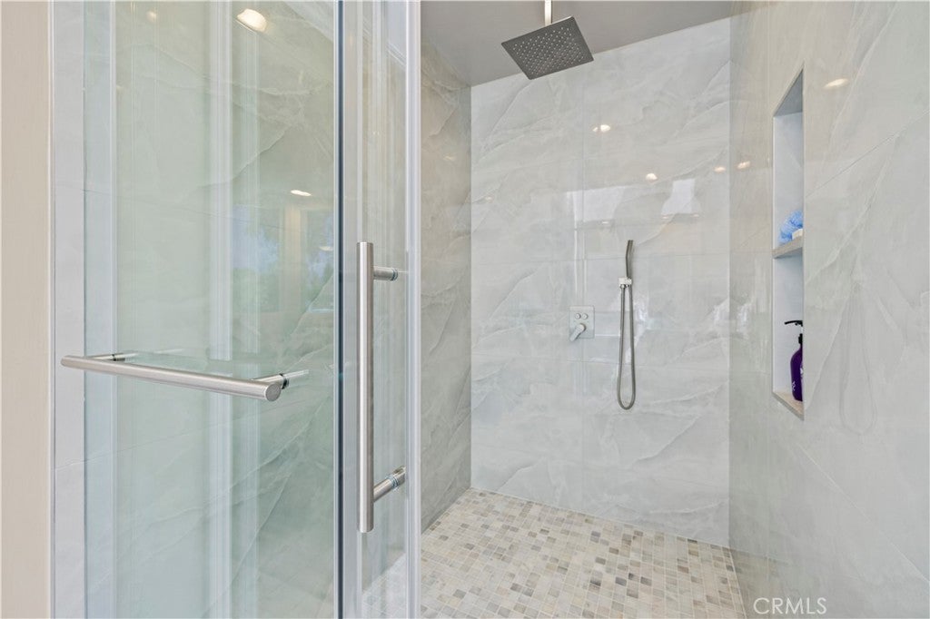 Northridge, California, 91325, United States, 4 Bedrooms Bedrooms, ,4 BathroomsBathrooms,Residential,Active,1936096