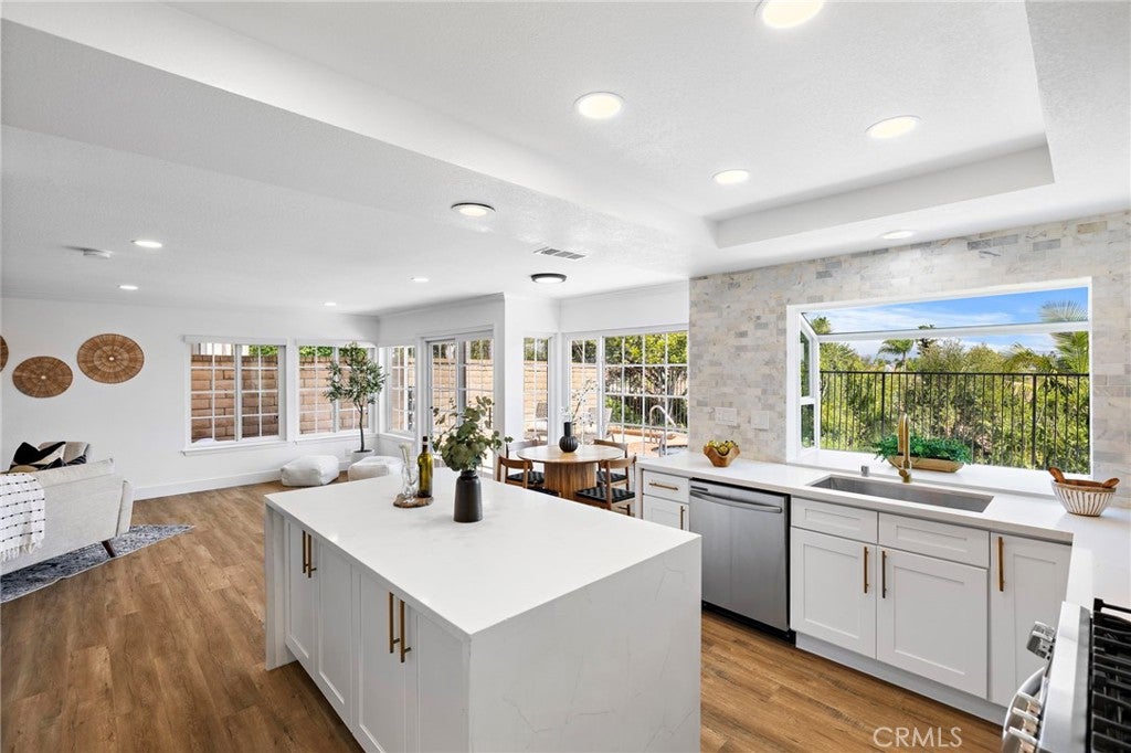 Laguna Niguel, California, 92677, United States, 4 Bedrooms Bedrooms, ,3 BathroomsBathrooms,Residential,Active,1986875