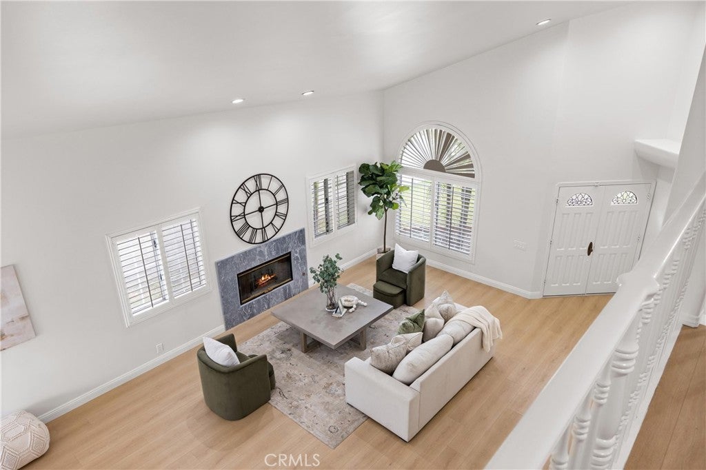 Downey, California, 90242, United States, 7 Bedrooms Bedrooms, ,6 BathroomsBathrooms,Residential,Contingent,1829948