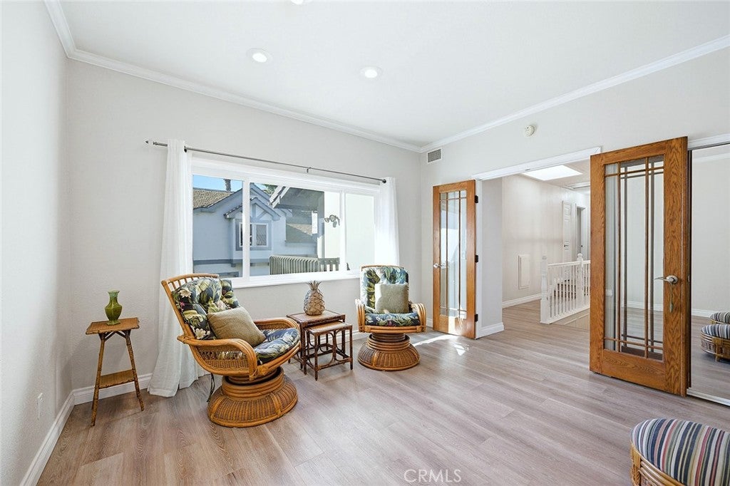 Seal Beach, California, 90740, United States, 4 Bedrooms Bedrooms, ,3 BathroomsBathrooms,Residential,Active,2010555