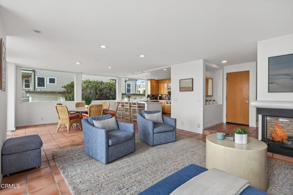 Oxnard, California, 93035, United States, 3 Bedrooms Bedrooms, ,3 BathroomsBathrooms,Residential,Active,1951816