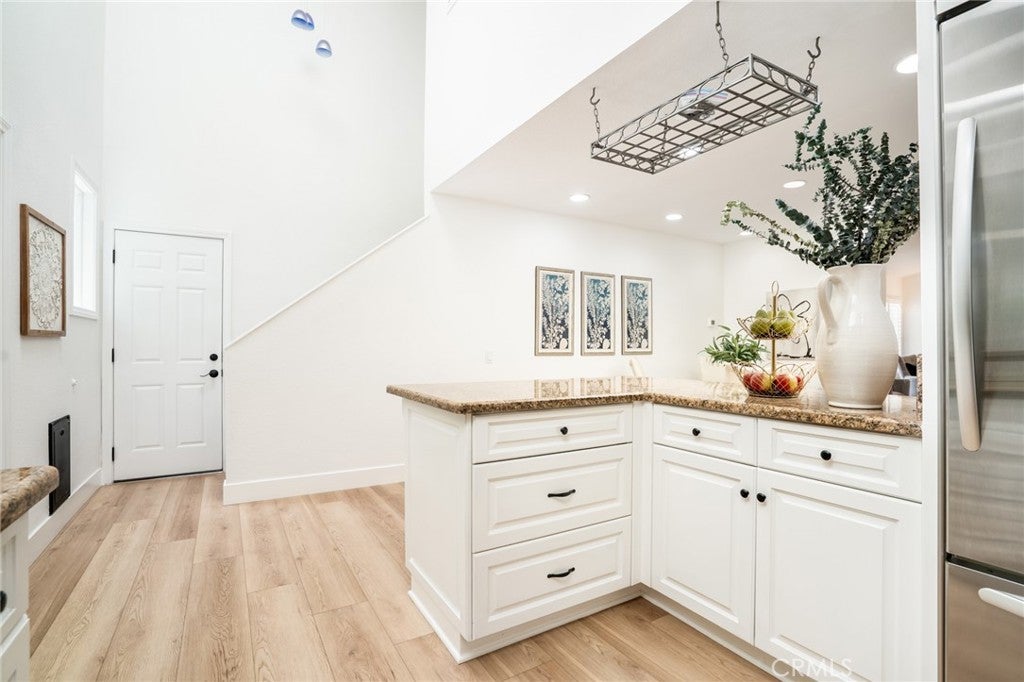 Huntington Beach, California, 92647, United States, 4 Bedrooms Bedrooms, ,3 BathroomsBathrooms,Residential,Active,2037145