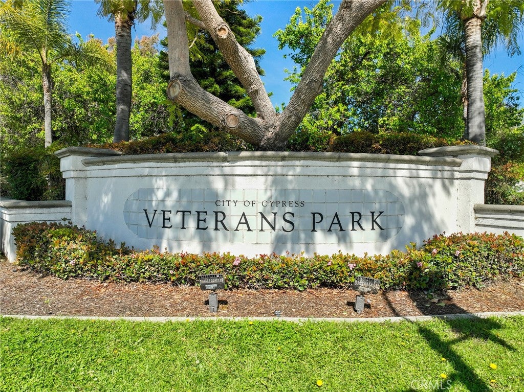 Cypress, California, 90630, United States, 4 Bedrooms Bedrooms, ,4 BathroomsBathrooms,Residential,Active,1945840